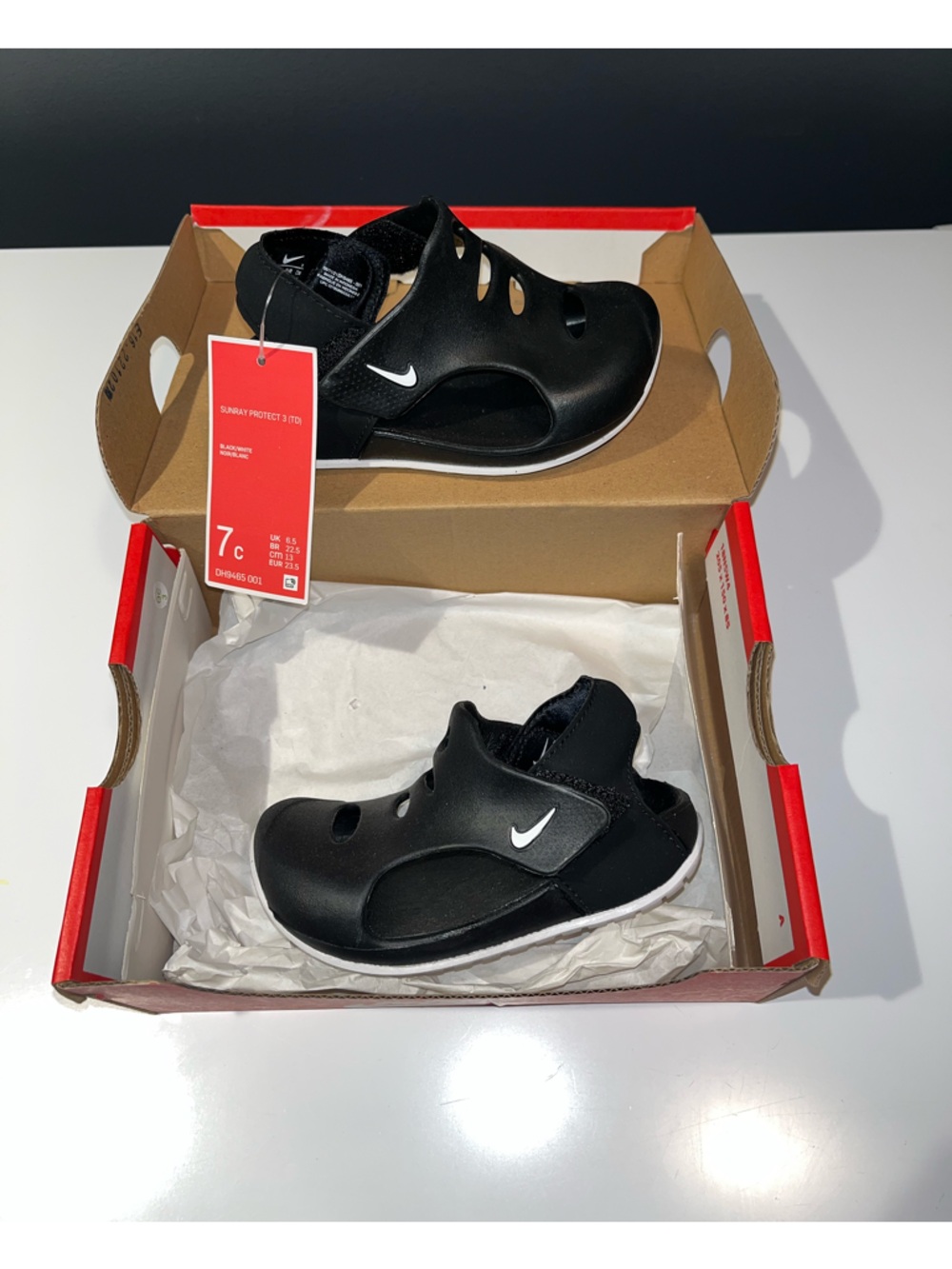 NWT Nike Black Kids' Sunprotect 3 Sandals with White Swoosh Accent